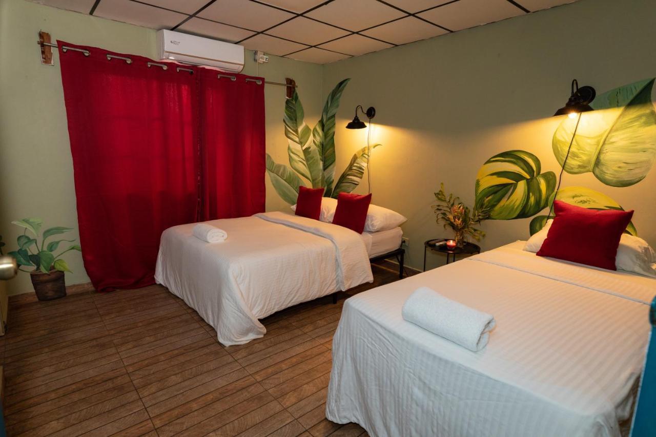 Hostal & Cafe Travelers Santiago Zewnętrze zdjęcie