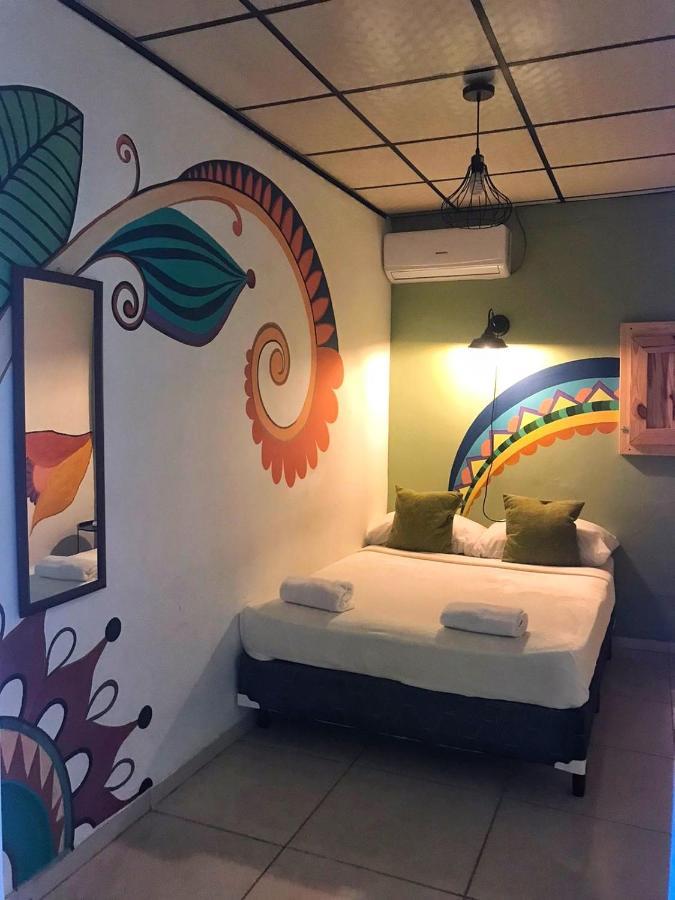 Hostal & Cafe Travelers Santiago Zewnętrze zdjęcie