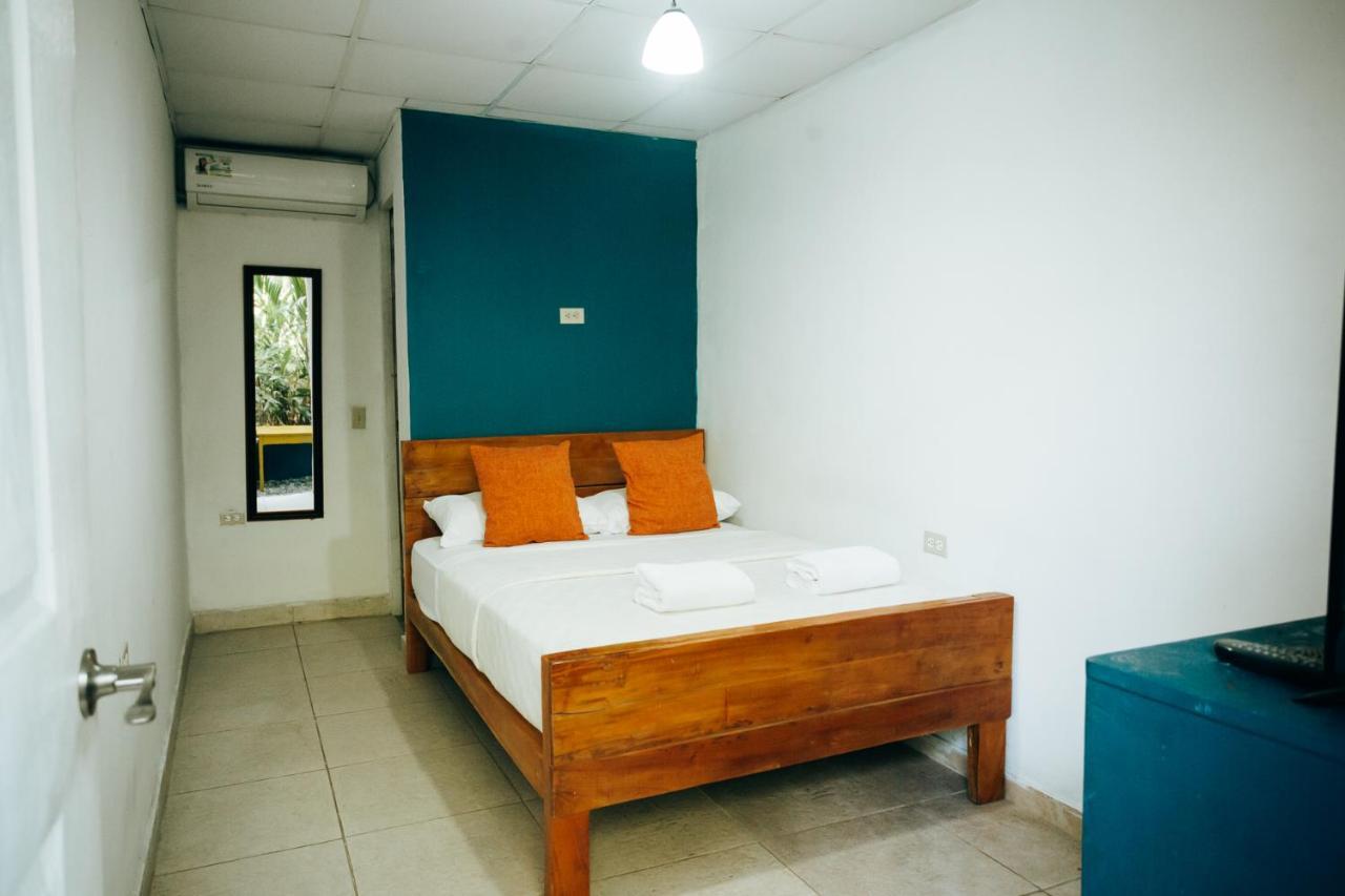 Hostal & Cafe Travelers Santiago Zewnętrze zdjęcie