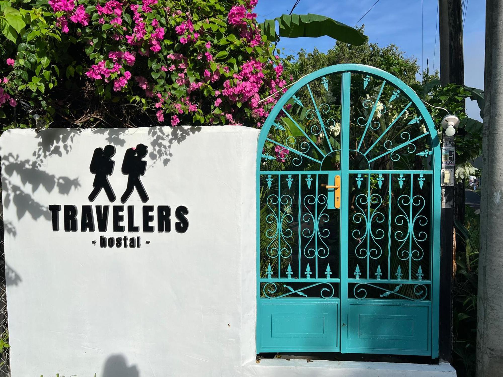 Hostal & Cafe Travelers Santiago Zewnętrze zdjęcie